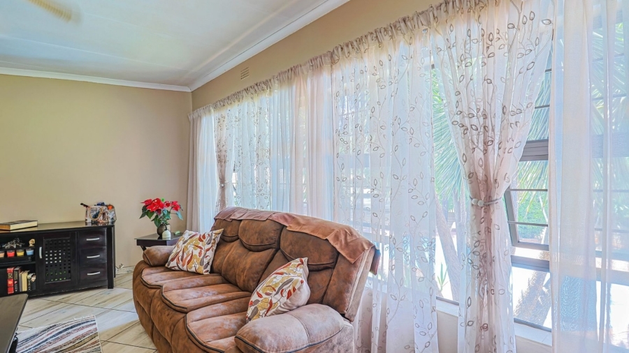 4 Bedroom Property for Sale in Safari Gardens North West